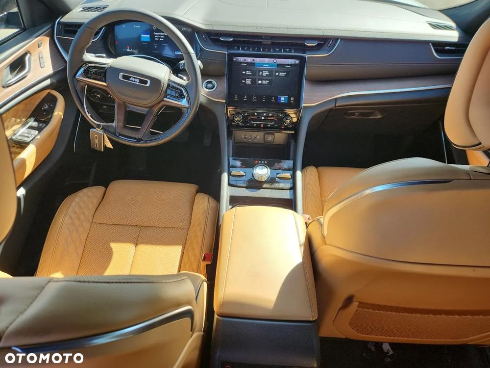 Jeep Grand Cherokee - 8