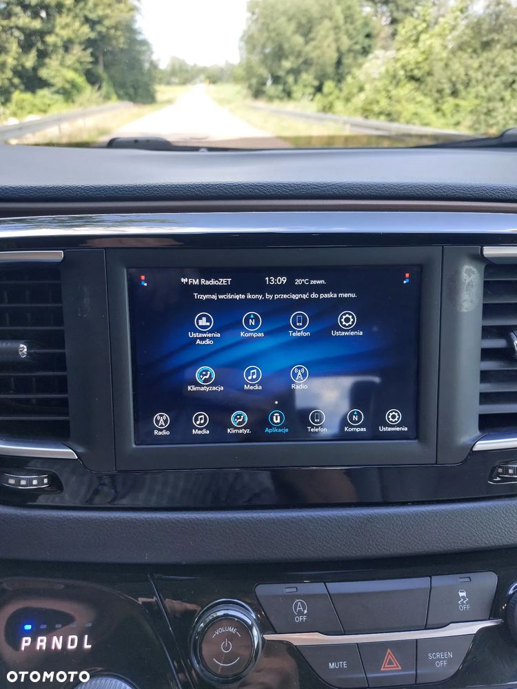 Chrysler Pacifica - 16