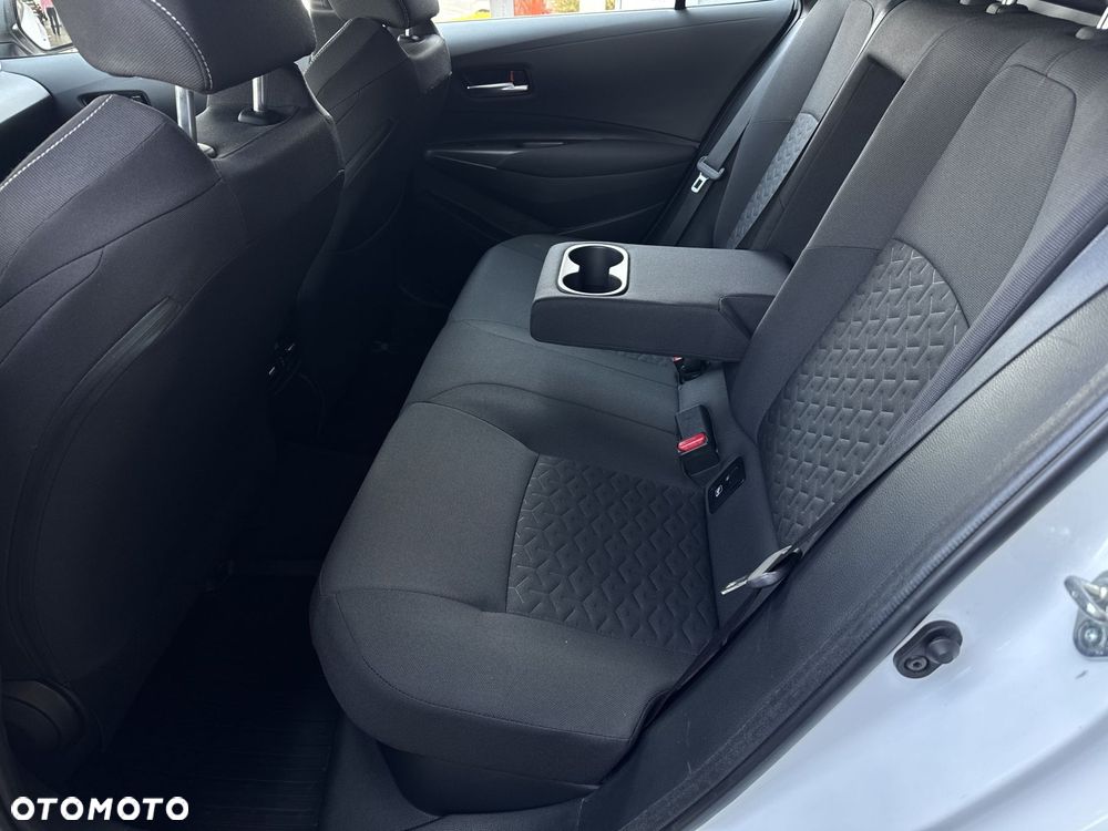 Toyota Corolla 1.8 Hybrid Comfort - 32