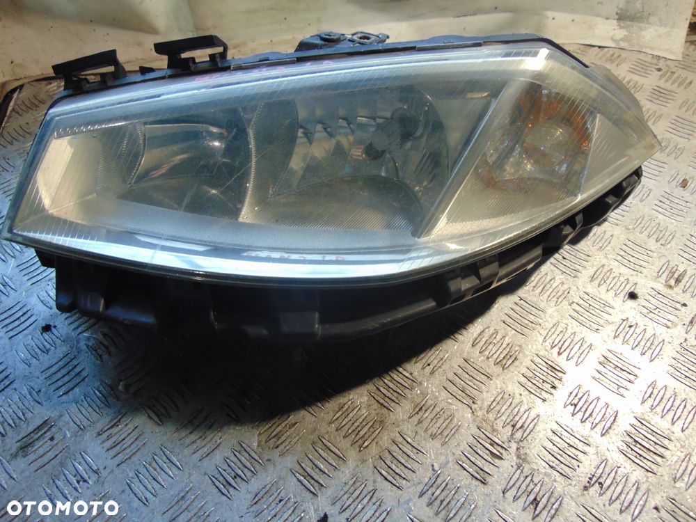 Lampa renault megane 2 przód cena sztuka R/L - 4