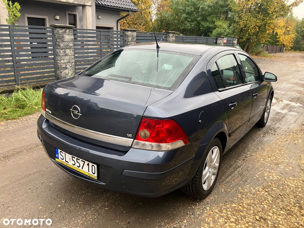 Opel Astra 2009 photo 4