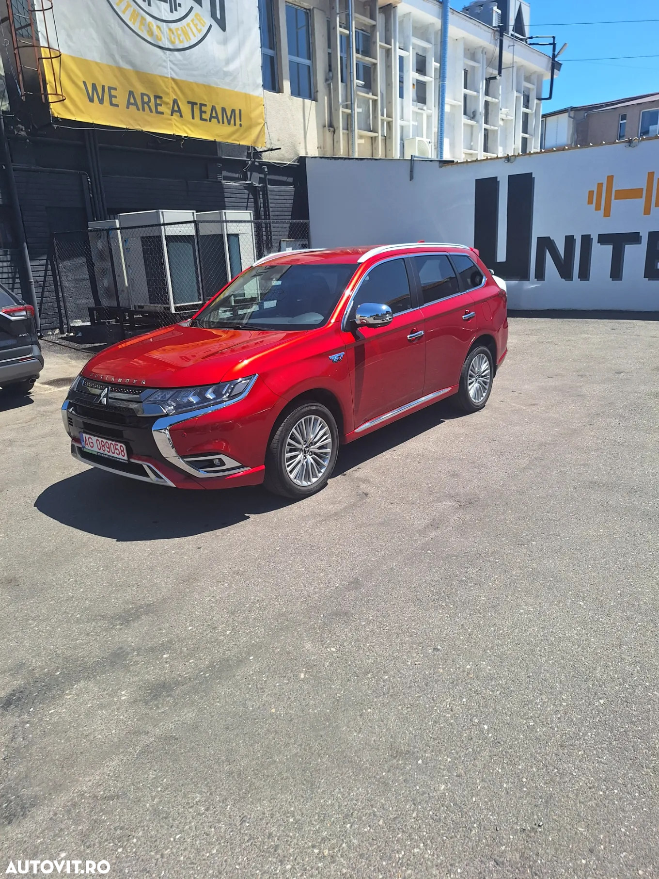 Mitsubishi Outlander 2.4 4WD Plug-In Hybrid Top - 3