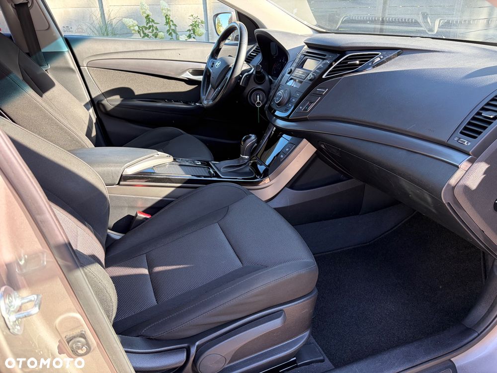 Hyundai i40 Kombi 1.7 CRDi DCT Trend - 21