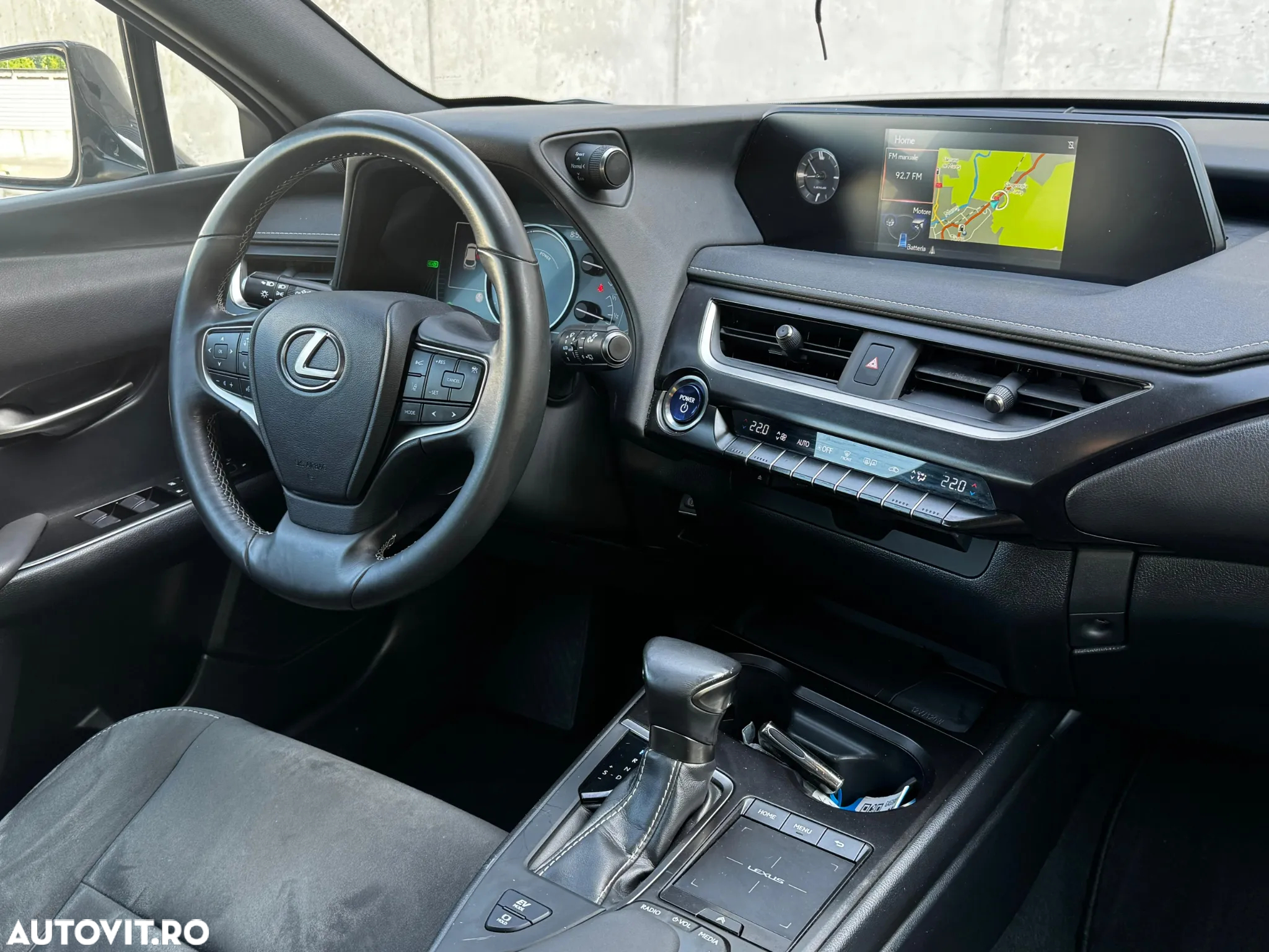 Lexus UX 250h 2.0L HEV 20H- (178 HP) 4X2 CVT Business - 8
