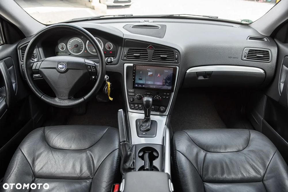 Volvo XC 70 D5 AWD Kinetic - 24