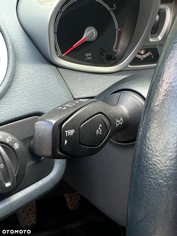 Ford Fiesta 1.6 Ti-VCT Titanium - 23