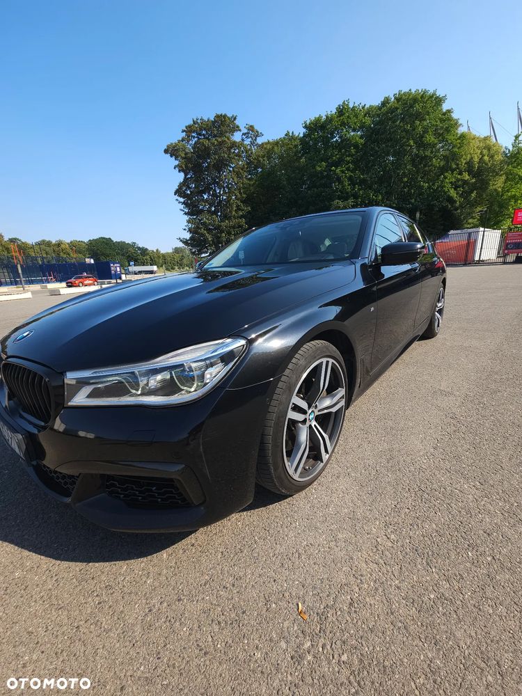 BMW Seria 7 750i xDrive - 3