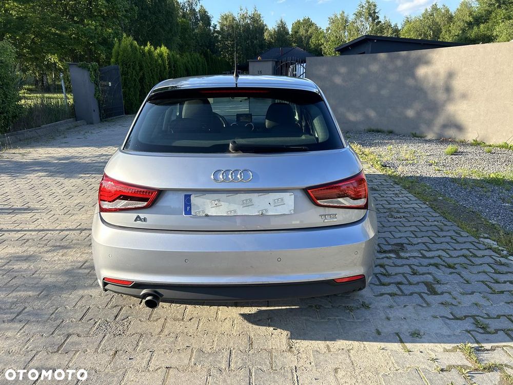 Audi A1 Sportback 1.0 TFSI ultra design - 4