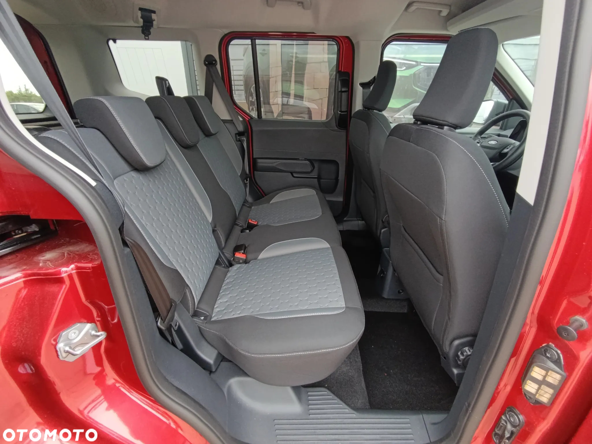 Ford Tourneo Courier 1.0 EcoBoost Titanium - 29