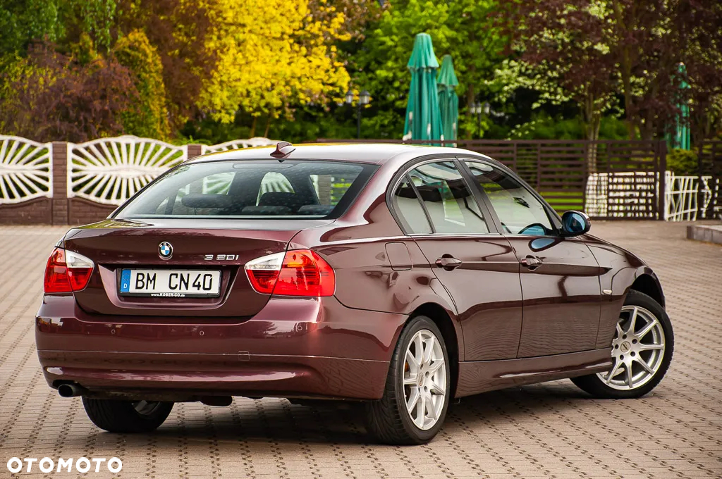 BMW Seria 3 320i - 17
