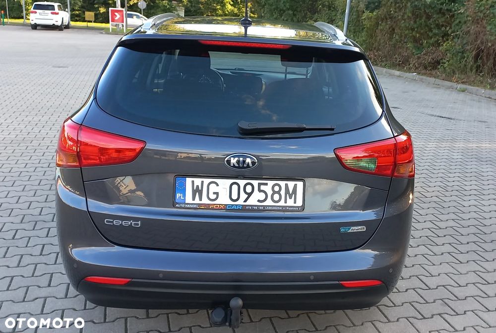 Kia Ceed 1.6 GDI Dream-Team Edition - 10