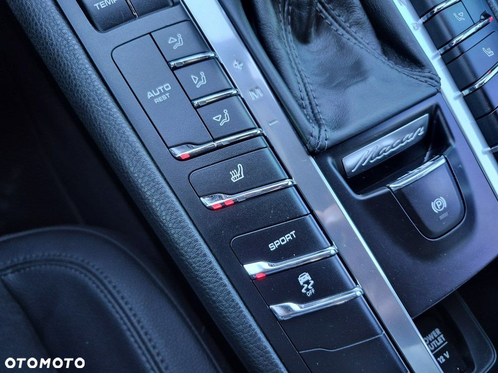 Porsche Macan - 33