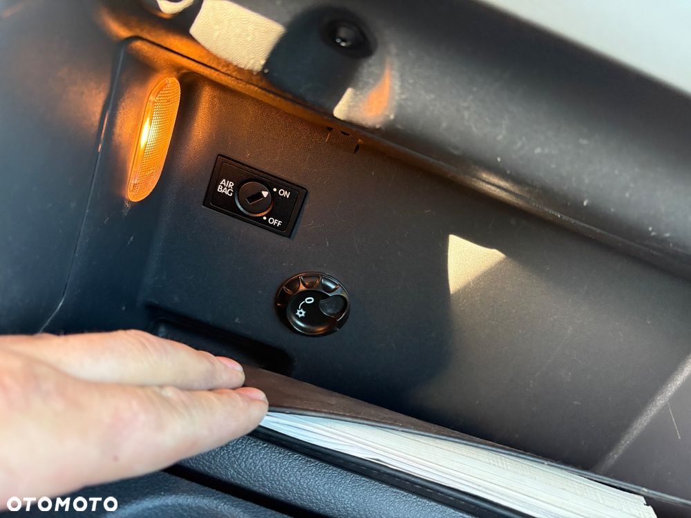 Volkswagen Touran 1.9 TDI Conceptline - 22