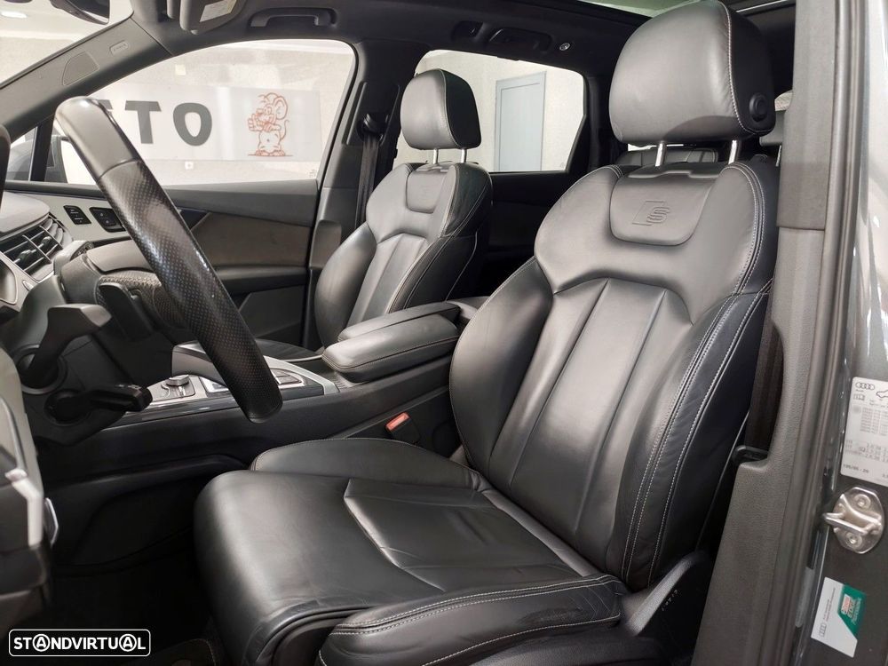 Audi Q7 3.0 TDI quattro S-line Tiptronic 7L - 12