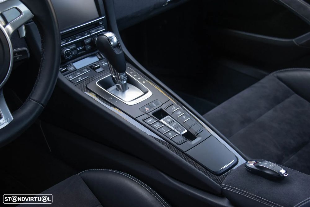 Porsche 911 (991) Carrera 4 GTS PDK - 36