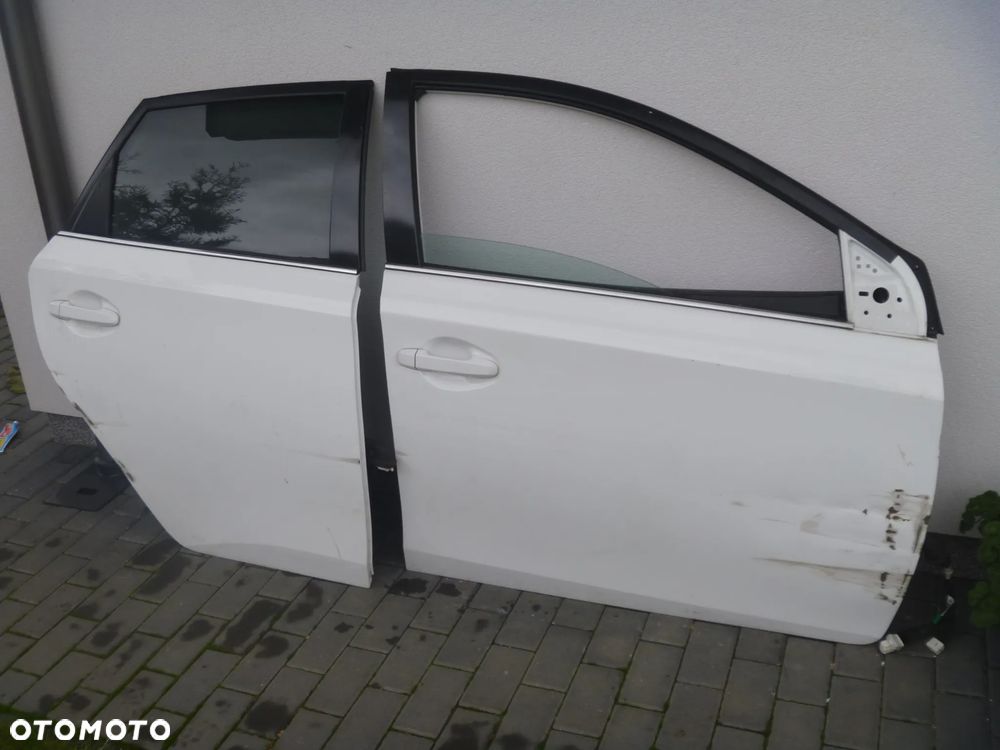 TOYOTA AURIS II DRZWI PRZEDNIE PRAWE KOMPLETNE - 8