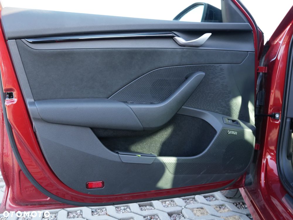 Skoda Octavia 2.0 TSI RS DSG - 19