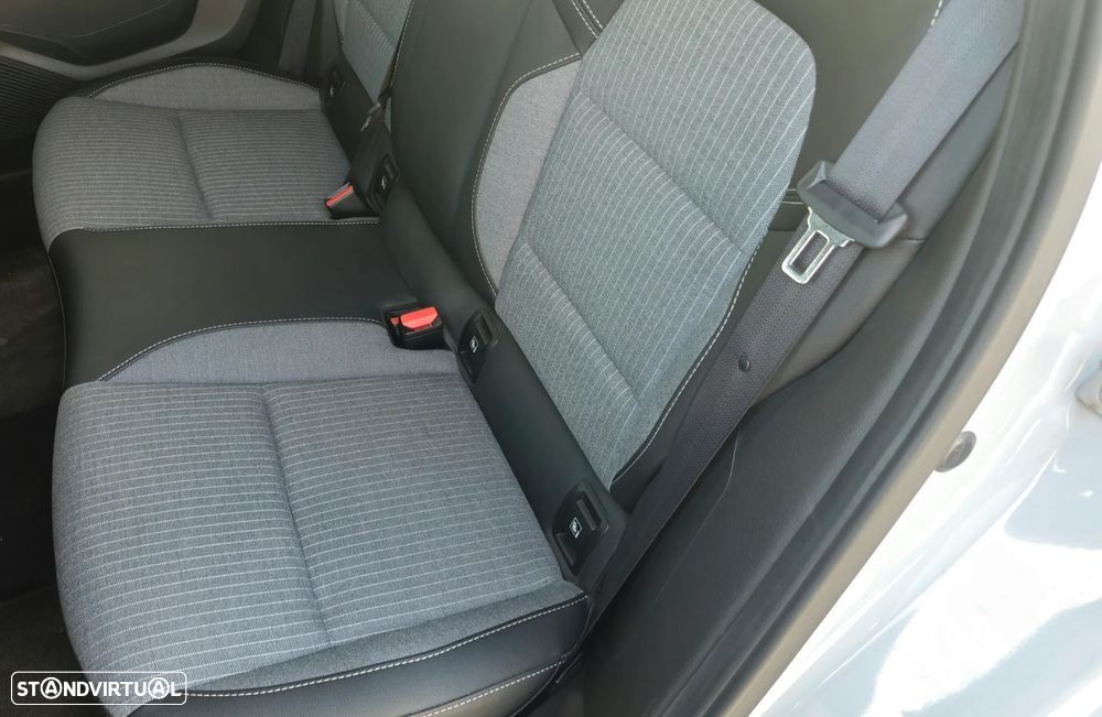 Renault Clio 1.0 TCe Techno Bi-Fuel - 9