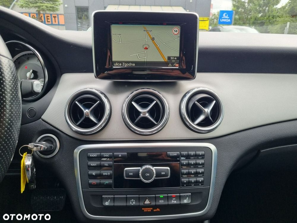 Mercedes-Benz GLA 250 7G-DCT Style - 19