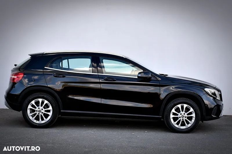 Mercedes-Benz GLA 180 7G-DCT Urban - 9