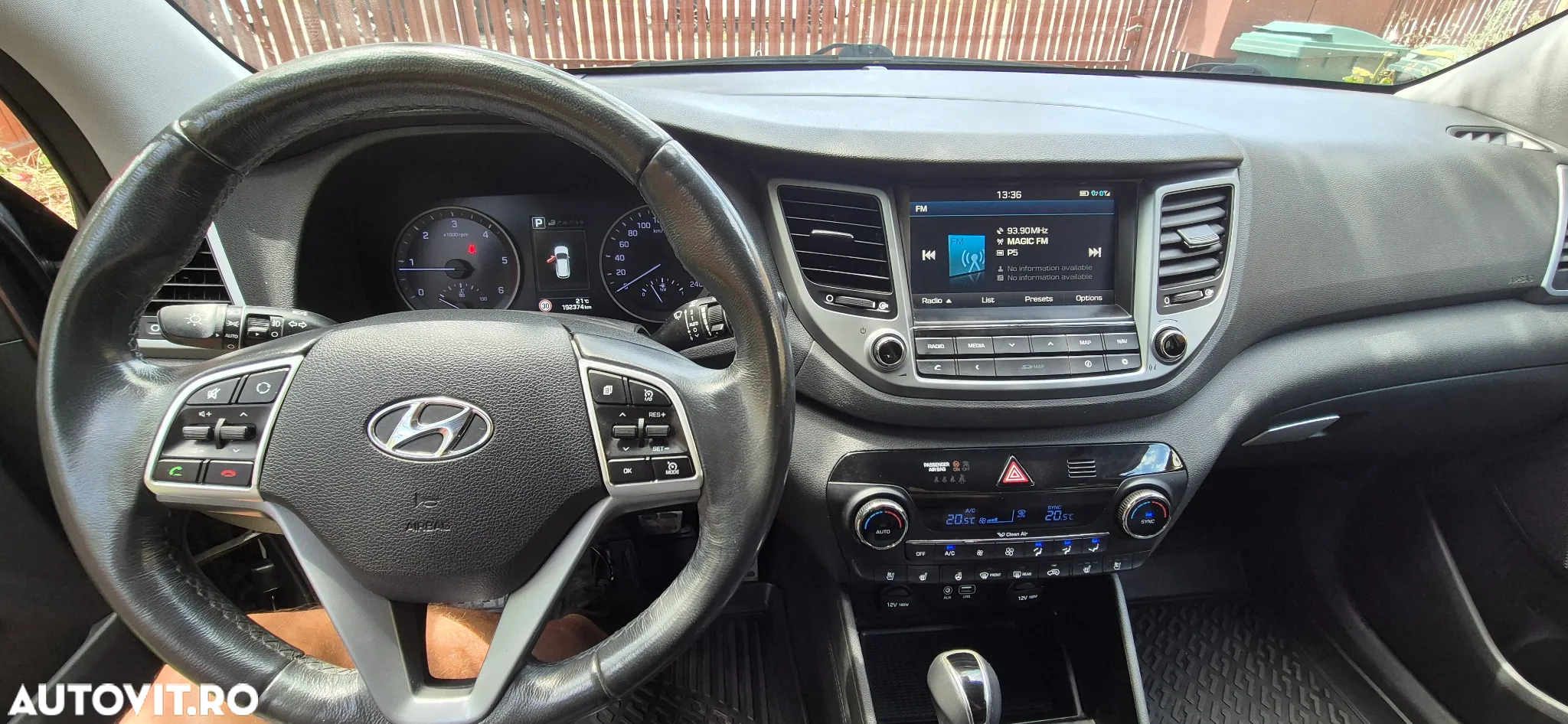 Hyundai Tucson 2.0 CRDI 4WD 8AT Premium - 8