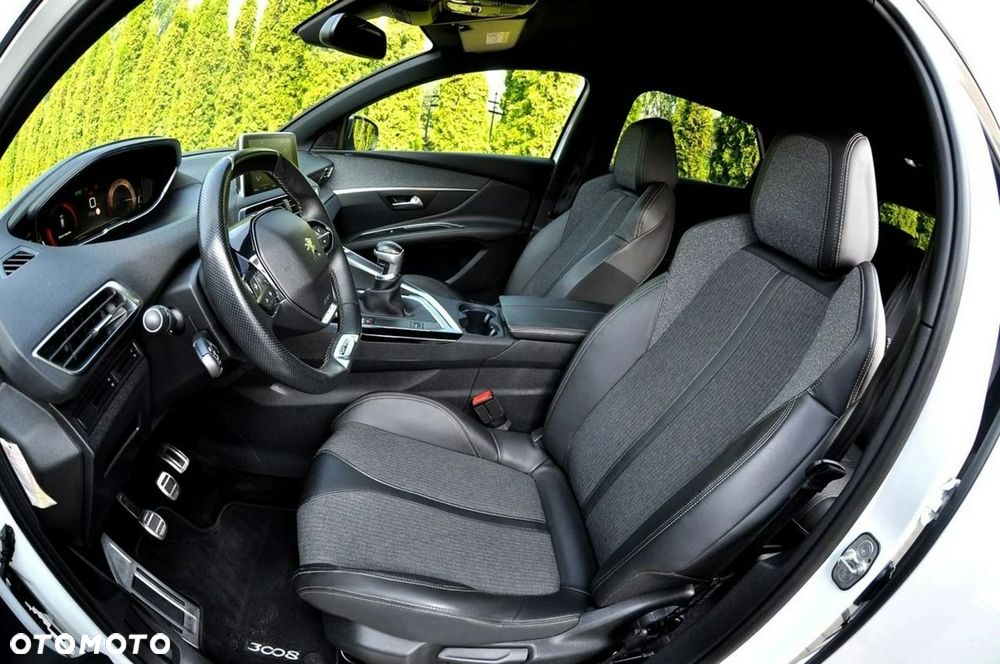 Peugeot 3008 1.2 PureTech Allure S&S - 19
