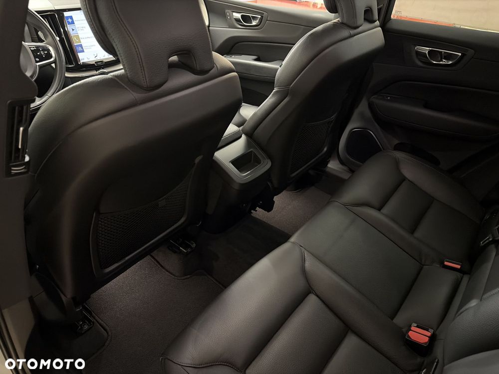 Volvo XC 60 B4 B Inscription - 11
