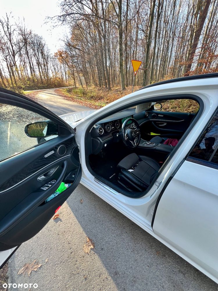 Mercedes-Benz Klasa E 220 d 4-Matic 9G-TRONIC - 13