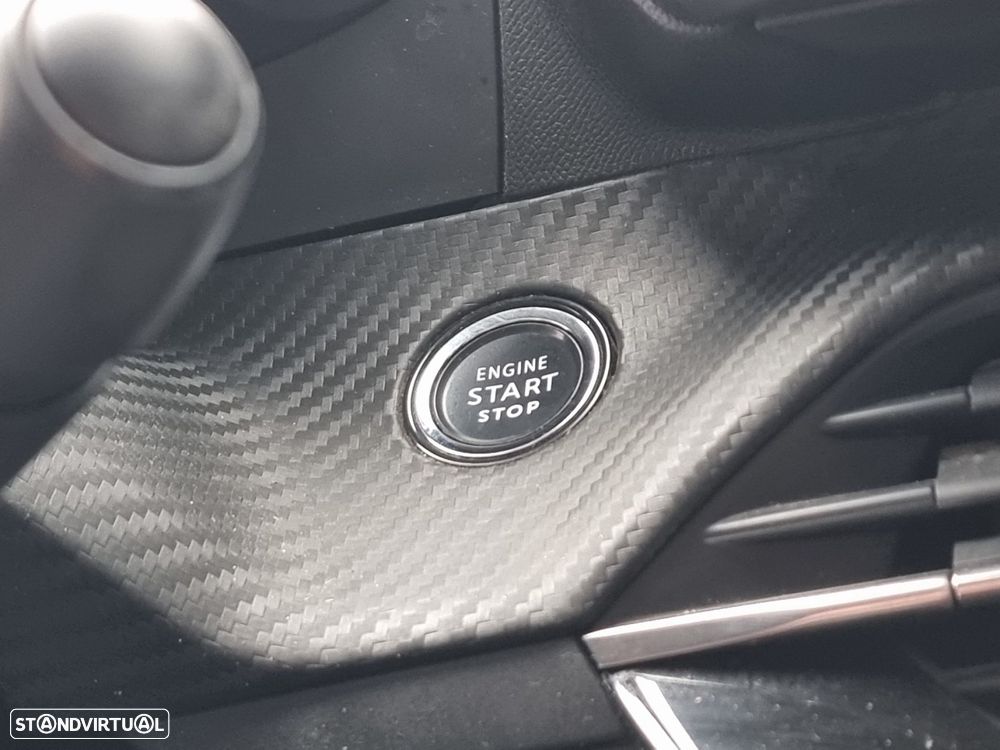 Peugeot 2008 1.5 BlueHDi Allure Pack EAT8 - 19