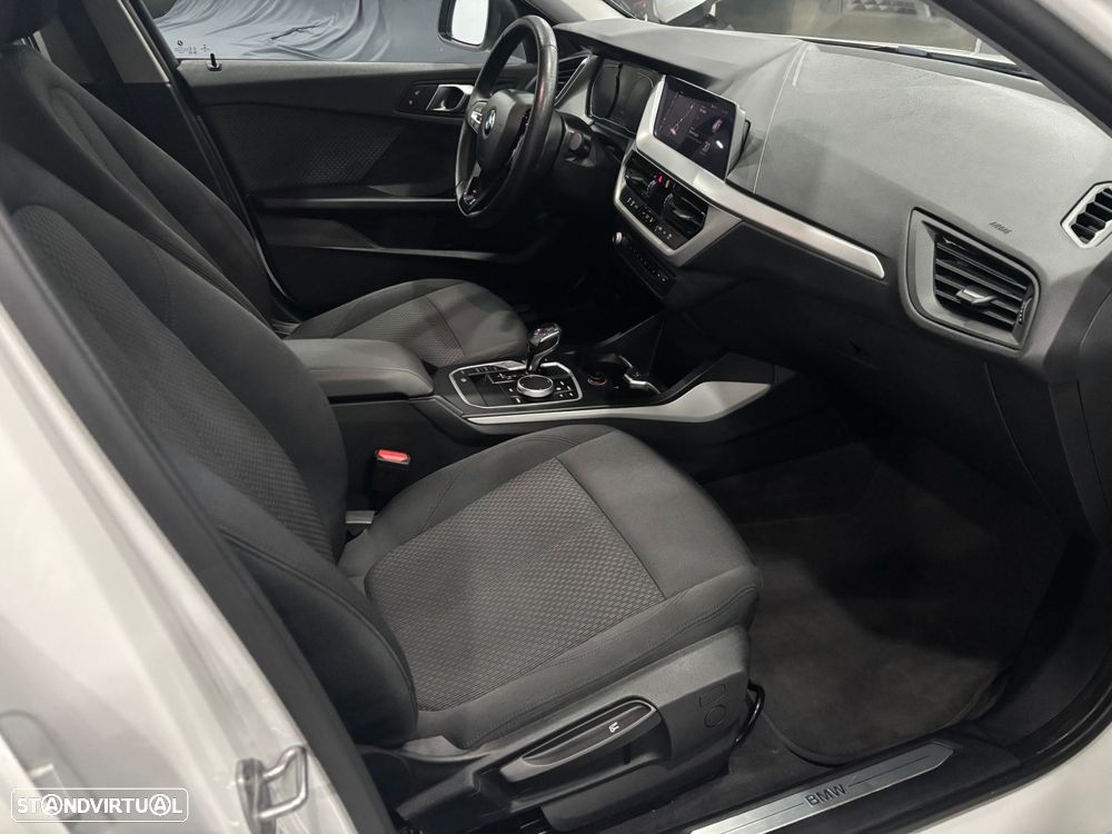 BMW 118 i Auto - 12