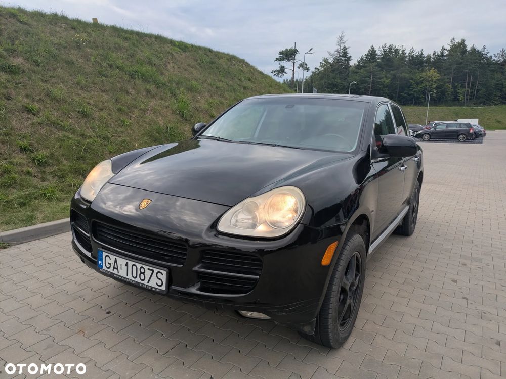 Porsche Cayenne - 1