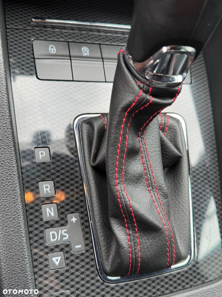 Skoda Octavia 2.0 TDI RS DSG - 22
