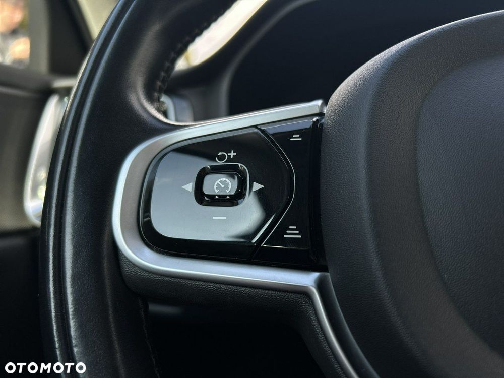Volvo V60 D3 Momentum - 25