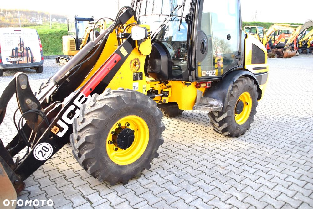 JCB 407 - 4