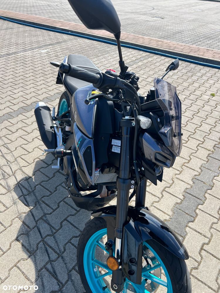 Yamaha MT - 9