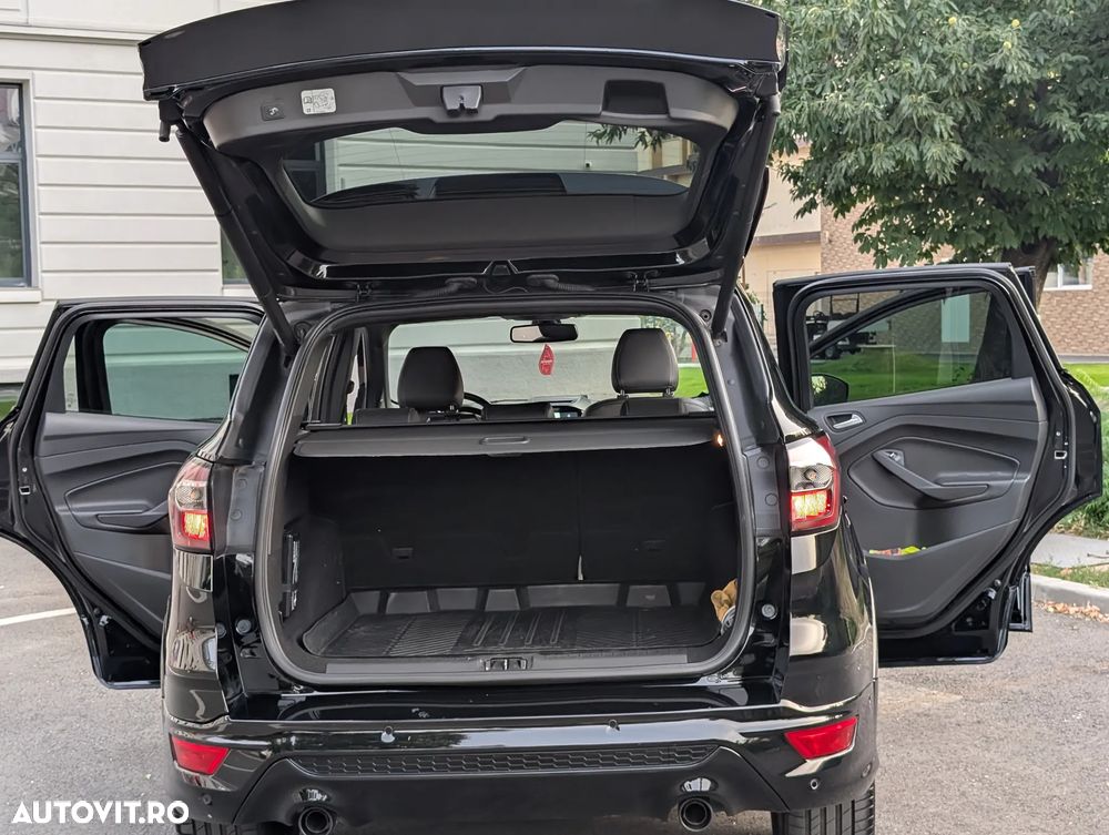 Ford Kuga 2.0 TDCi 4WD Powershift ST-Line - 6