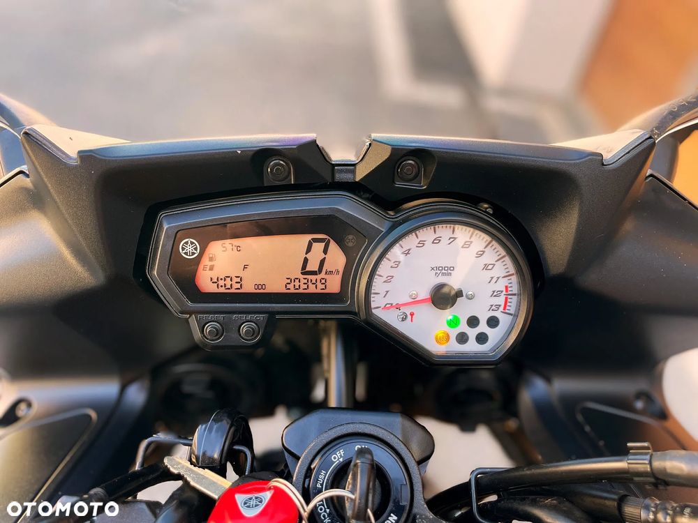 Yamaha FZ8 - 9