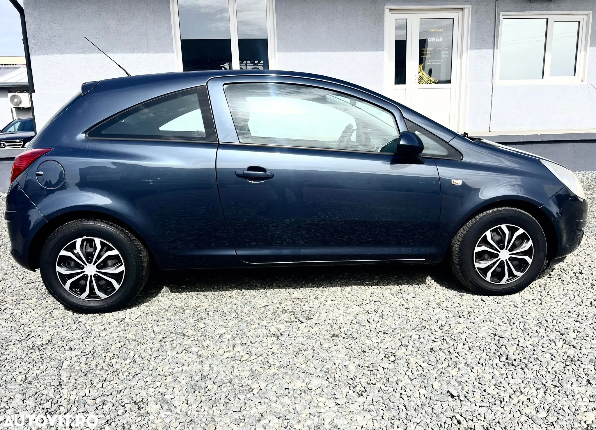 Opel Corsa 1.2 16V Innovation - 4