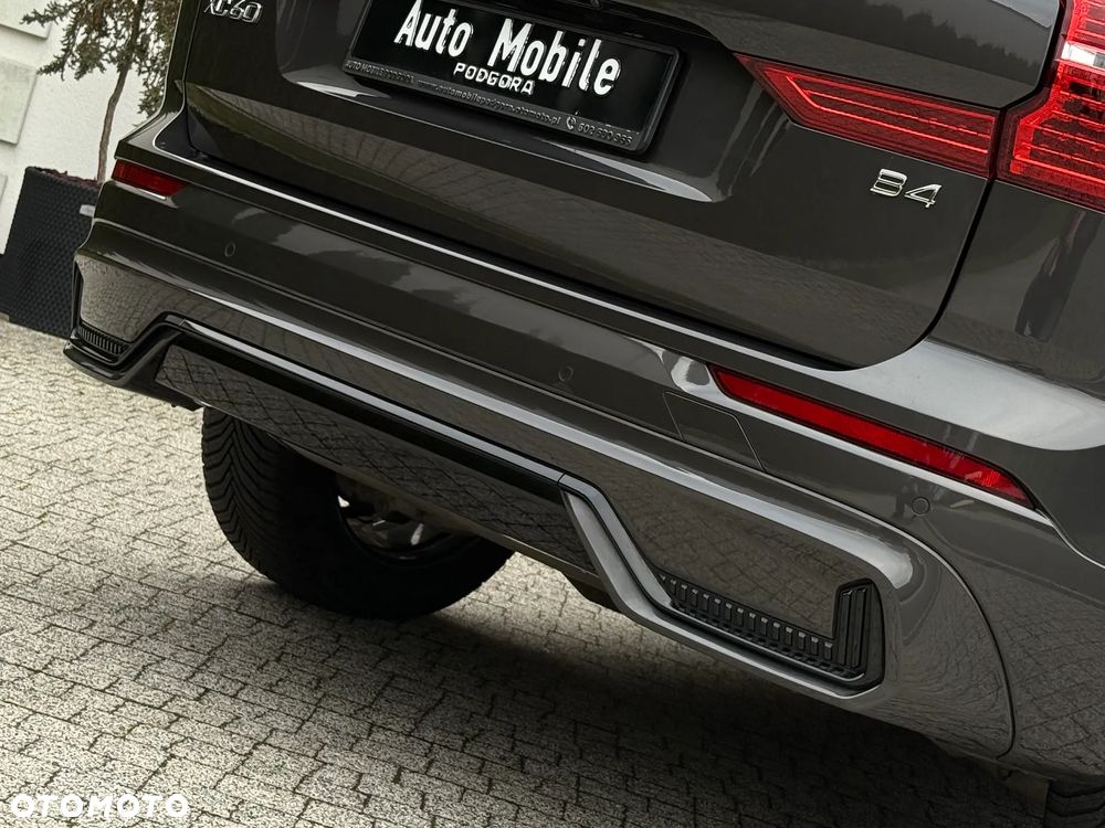 Volvo XC 60 B4 D Plus Dark - 33
