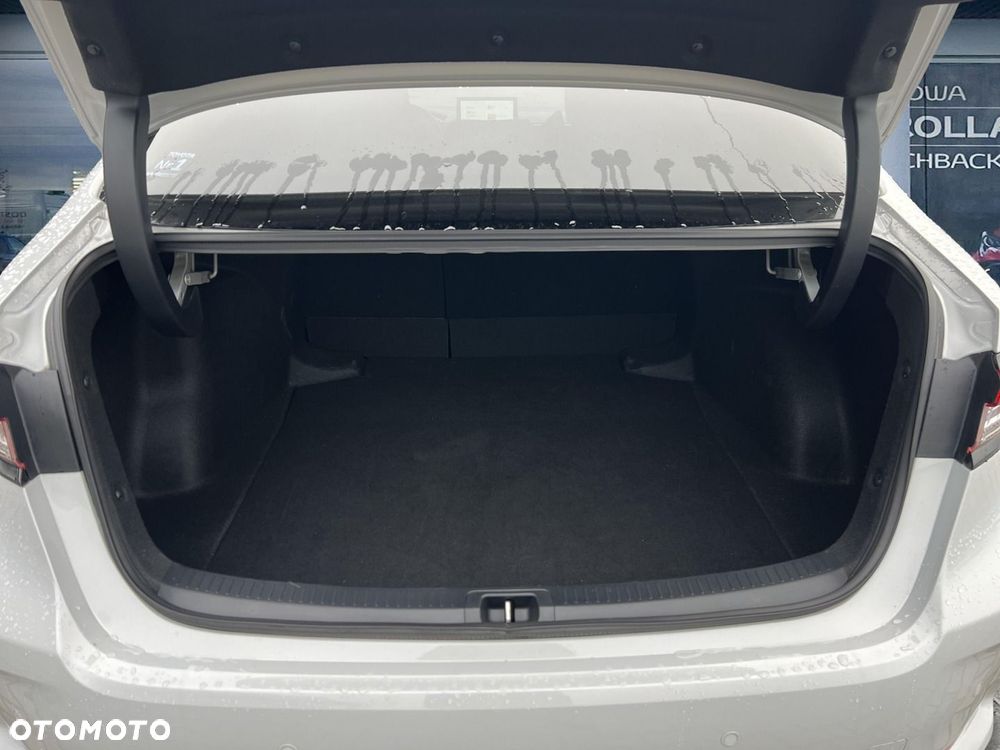 Toyota Corolla 1.8 Hybrid GR Sport - 12