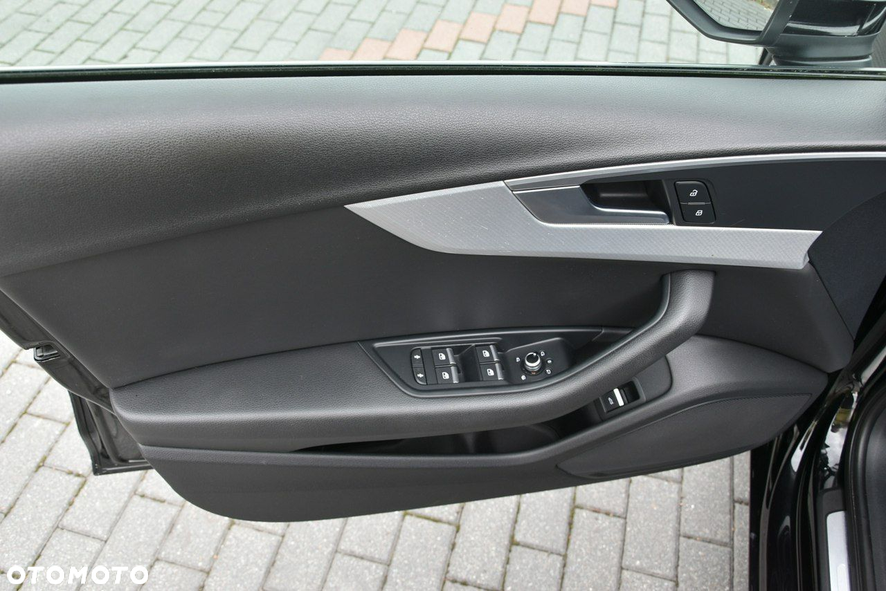 Audi A4 2.0 TDI Design S tronic - 26