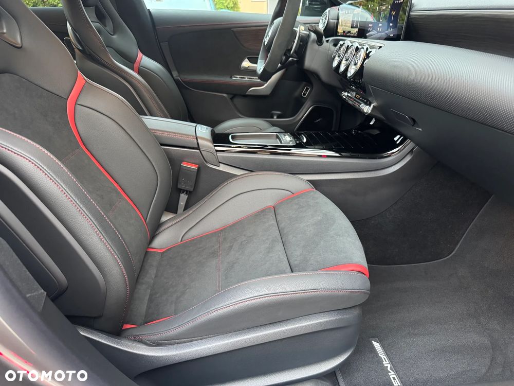 Mercedes-Benz CLA AMG 45 S 4-Matic+ 8G-DCT - 27