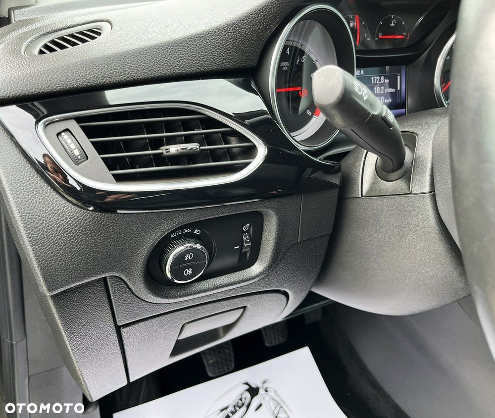 Opel Astra 1.6 Turbo Start/Stop Sports Tourer Dynamic - 29