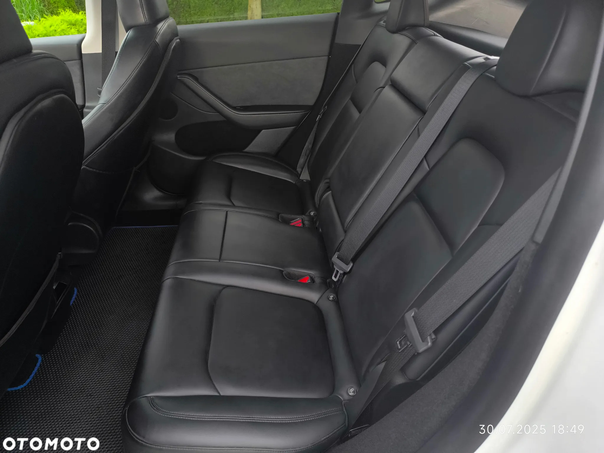 Tesla Y Long Range AWD - 3