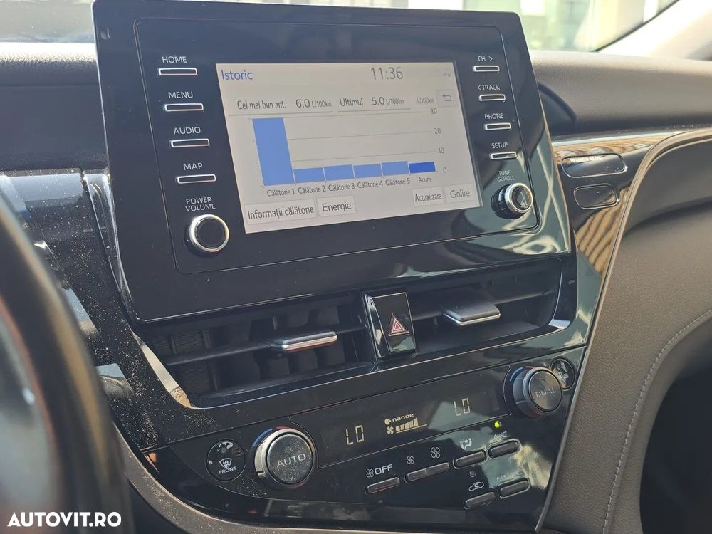 Toyota Camry - 17