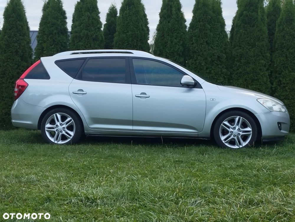 Kia Ceed 2.0 CRDi TX - 2