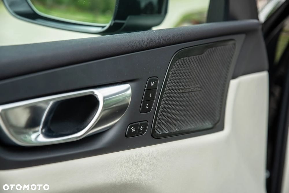 Volvo XC 60 - 24
