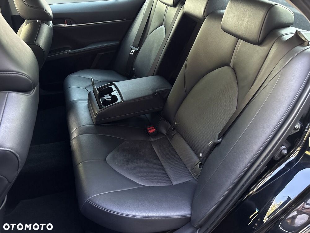 Toyota Camry 2.5 Hybrid Executive CVT - 35
