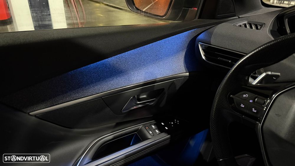 Peugeot 5008 1.5 BlueHDi GT Line J19 EAT8 - 32