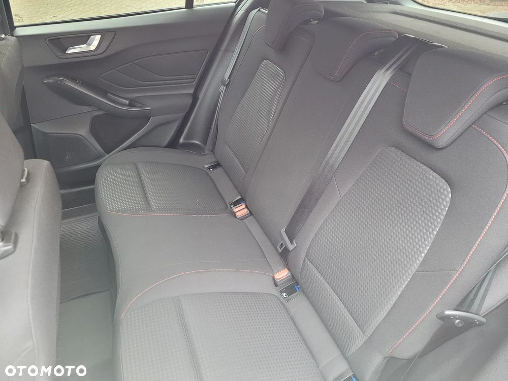 Ford Focus 1.0 EcoBoost mHEV ST-Line X - 23